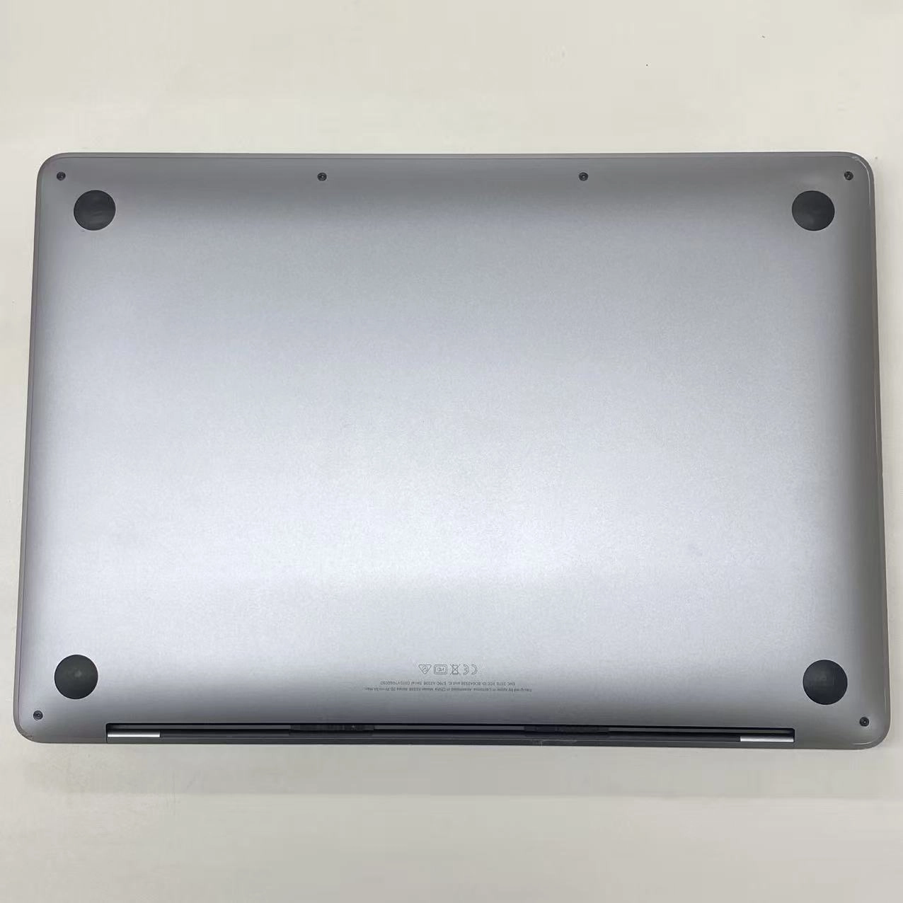 MacBook Pro 13インチ M1 2020 (CPU:8C/GPU:8C) 8GB 256GB スペースグレイ A2338 シルバー