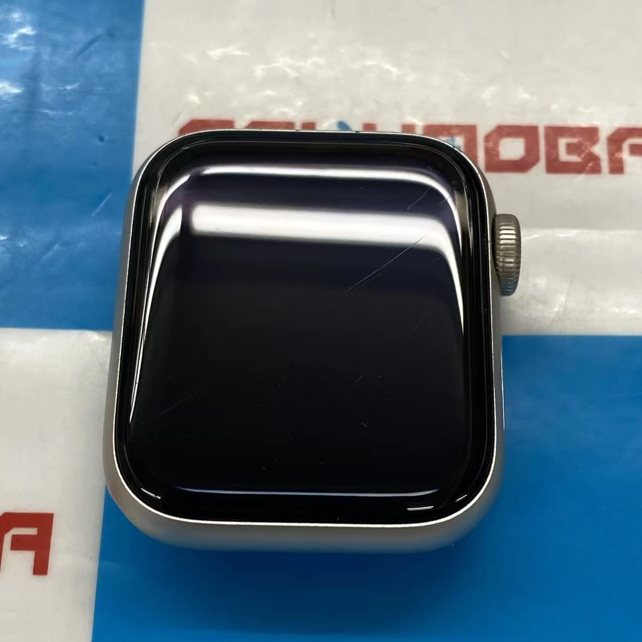 Apple Watch SE 第2世代 40mm GPSモデル 32GB スターライト MNJP3J/A