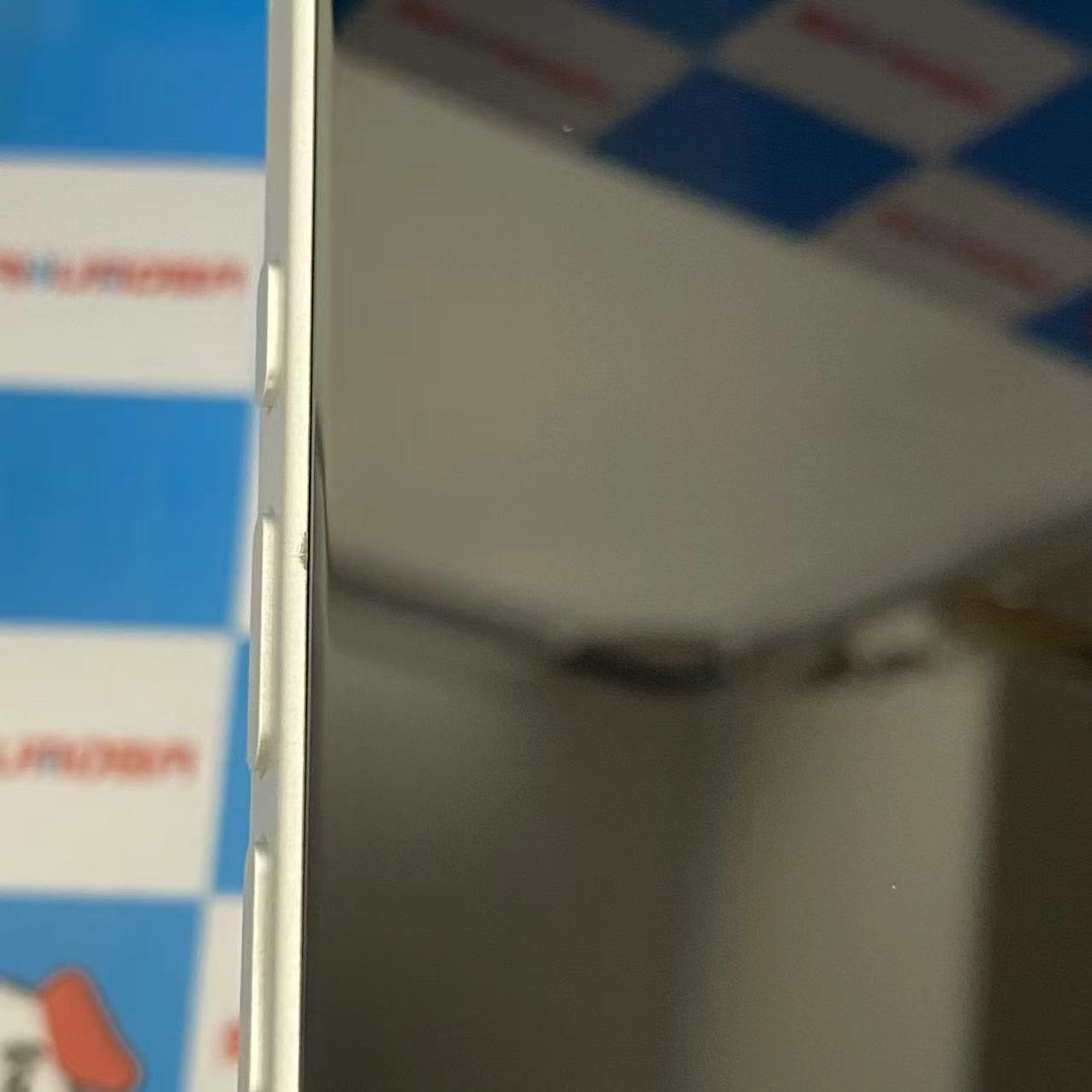 iPhone16 256GB ホワイト MYDX3J/A docomo版SIMフリージャンク品