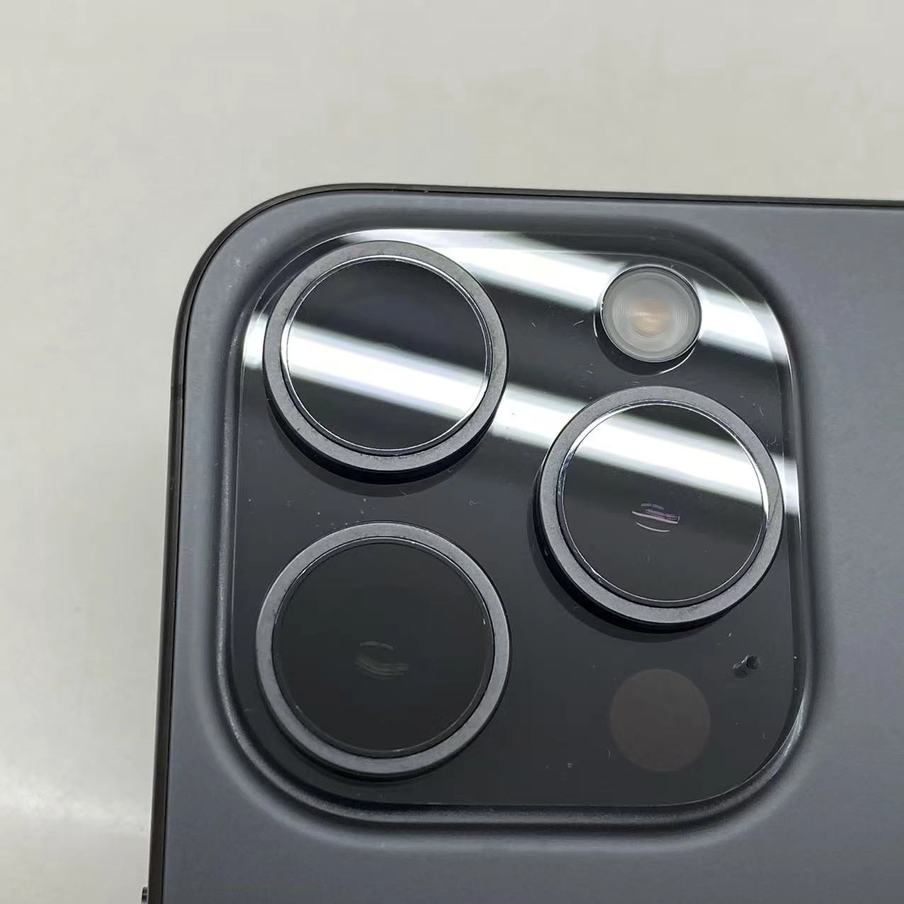 iPhone15 Pro 128GB ブラックチタニウム MTU73J/A SoftBank版SIMフリー