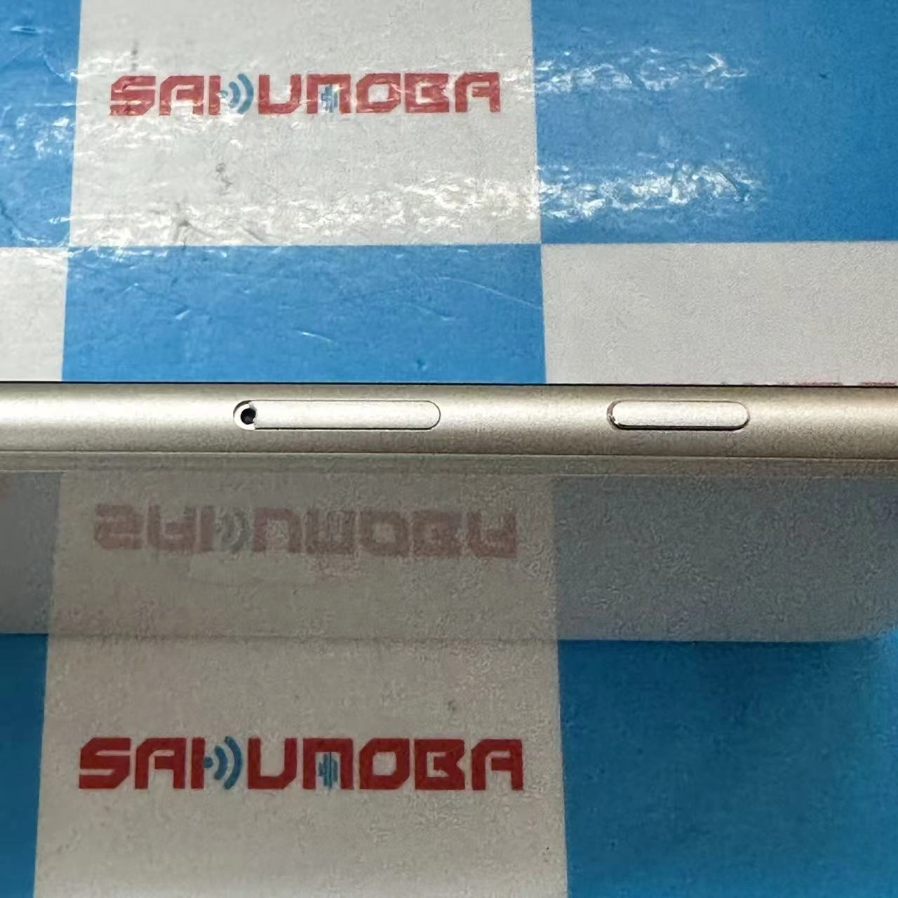 iPhoneSE 第3世代 128GB スターライト MMYG3J/A SIMロック解除済 docomo 訳あり品