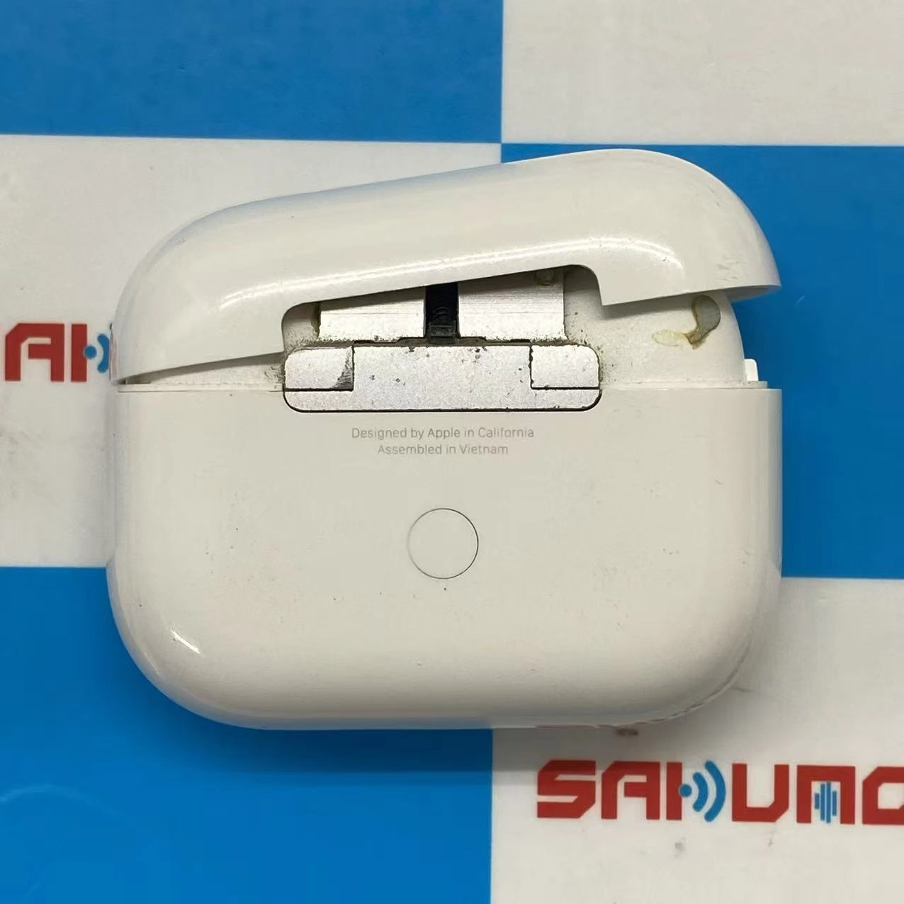 AirPods Pro  MWP22J/A A2190 ジャンク品 ホワイト